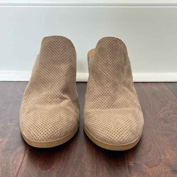Dolce Vita Tan Mules Heels Slip-On Shoes, Vegan Suede, Chunky Heel DV SOLD! - Picture 4 of 5